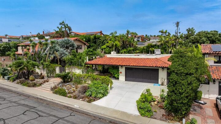 Property Photo: 5341 Westknoll Lane CA 92109