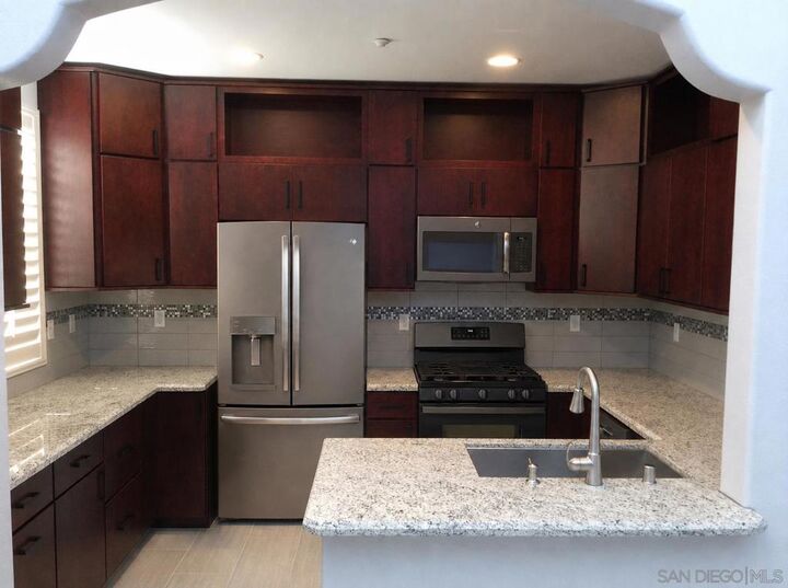 Property Photo:  