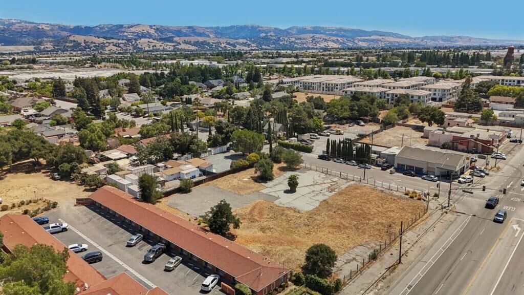 Property Photo:  25 Peebles Avenue  CA 95037 