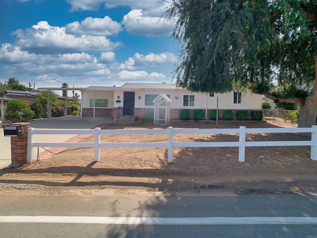 Property Photo:  9161 Emerald Grove Avenue  CA 92040 