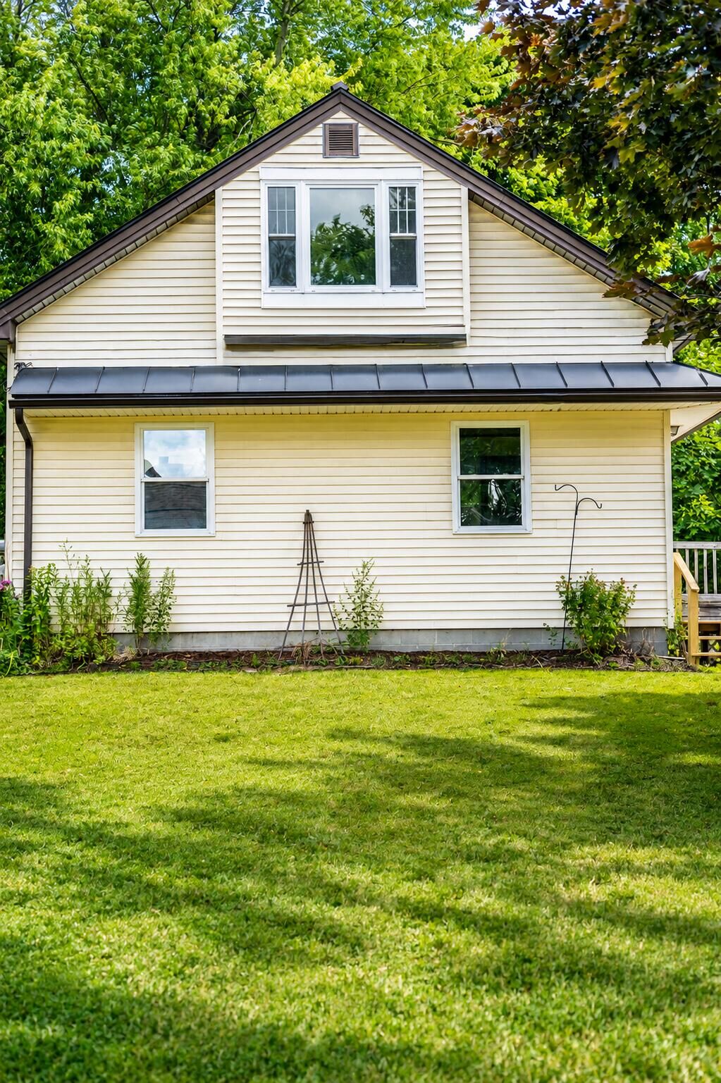 Property Photo:  679 N French Street  ME 04401 