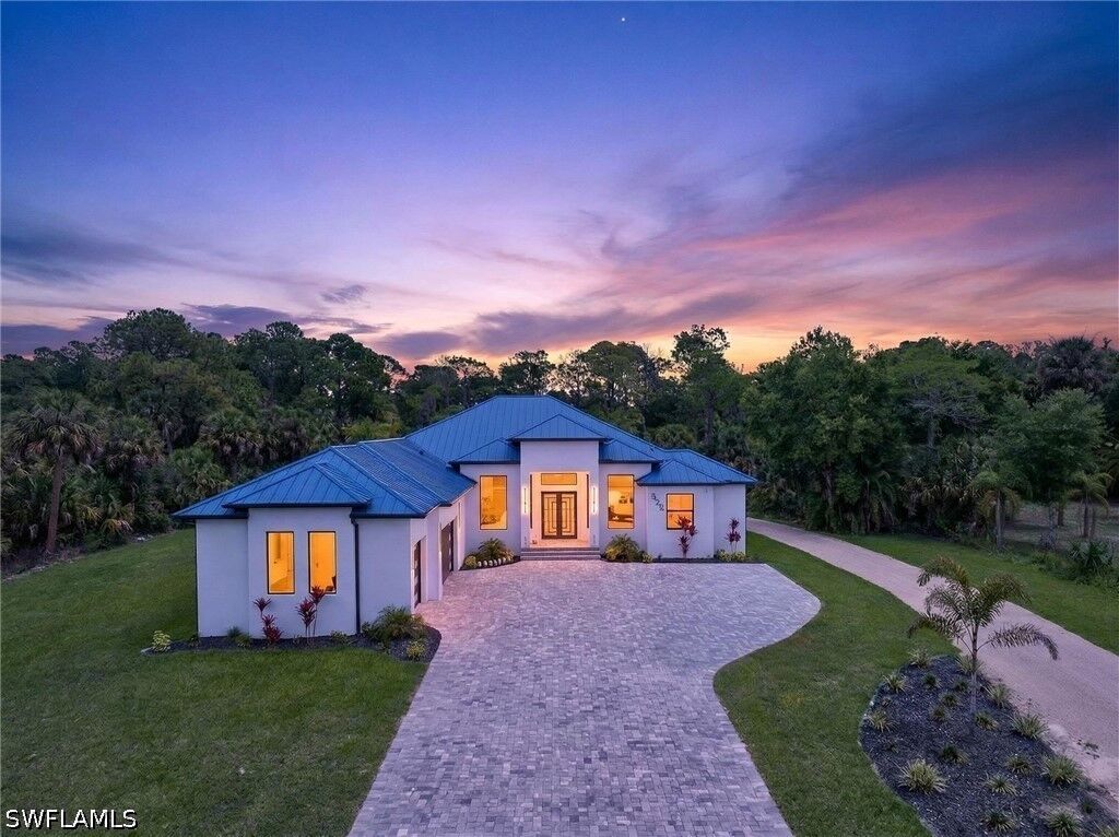 Property Photo:  522 17th Street SW  FL 34117 