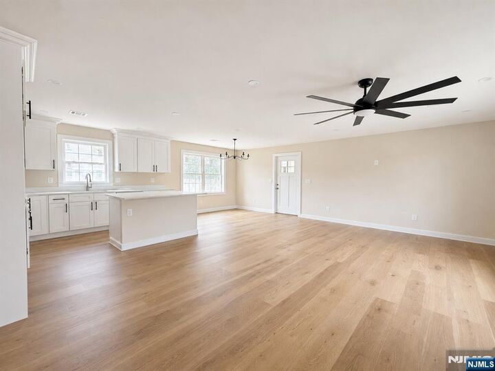 Property Photo:  81 Ellen Street 2  NJ 07110 