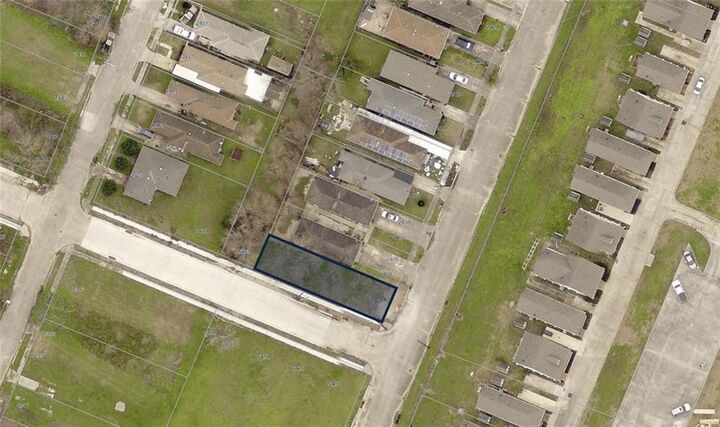 Property Photo:  2400 Dubreuil Street  LA 70117 