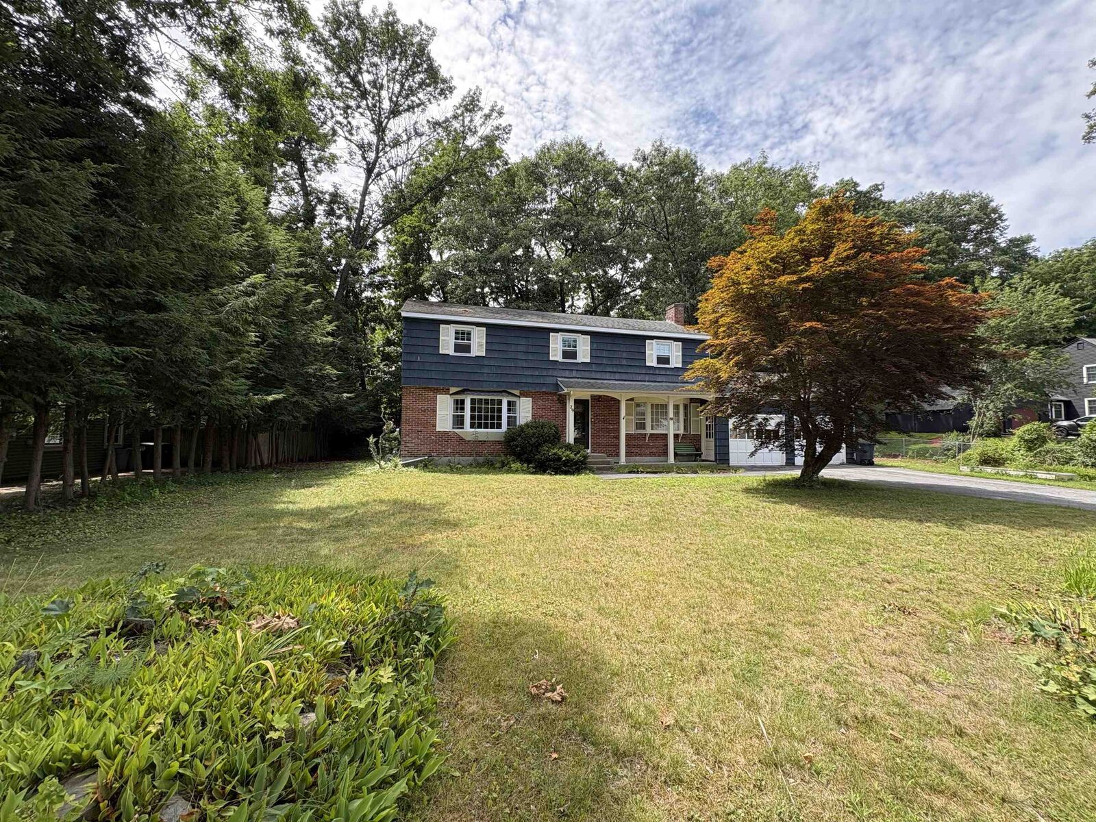 Property Photo: 29 Dunbarton Drive NH 03063