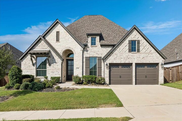 Property Photo:  5708 Lake Jackson Drive  TX 76126 