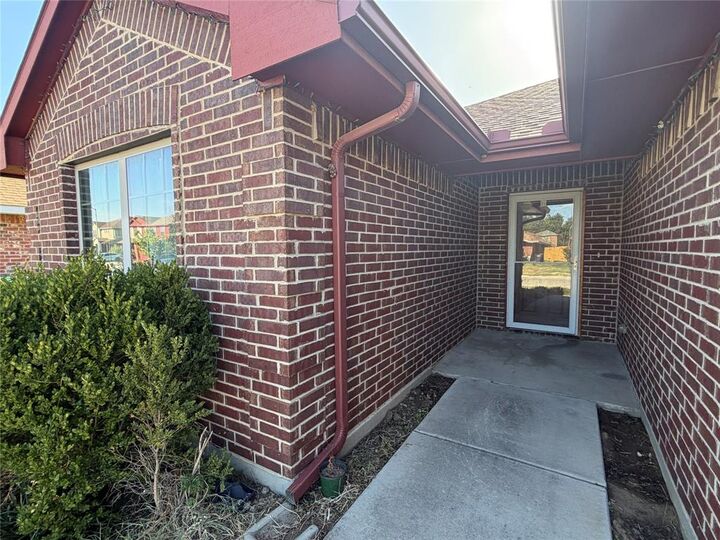 Property Photo: 2837 Mesquite Road TX 76111