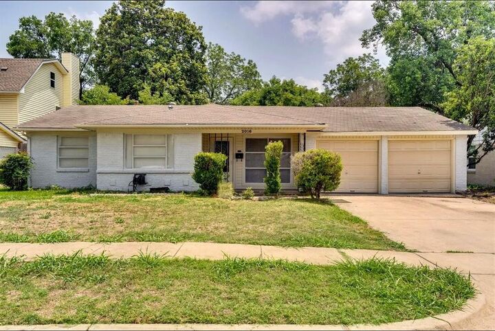 Property Photo:  2016 Menefee Street  TX 76010 