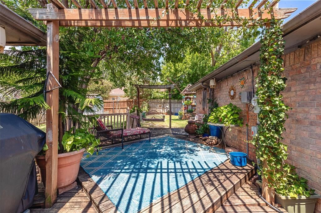 Property Photo:  7133 Starnes Road  TX 76182 