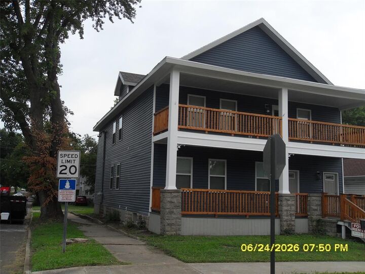 Property Photo: 401-403 W Fourth Street MO 65301