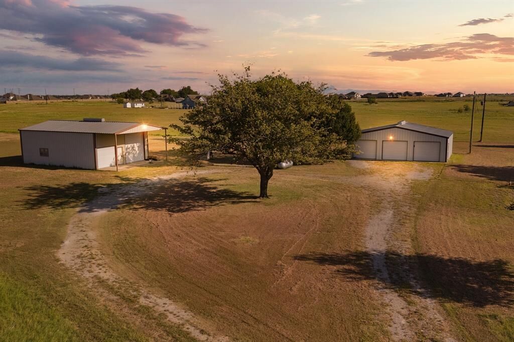 Property Photo:  3324 County Road 904  TX 76058 