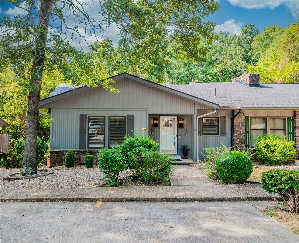 Property Photo: 40 Abingdon Lane AR 72715