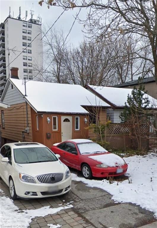 25 Beachdale Avenue — photo 1