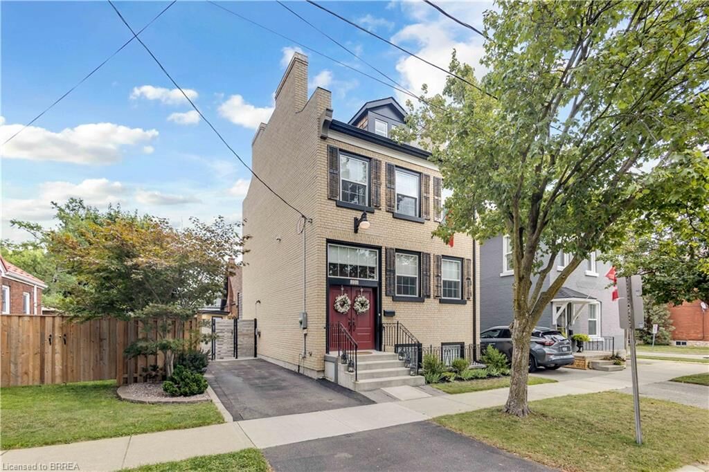Property Photo: 220 Sheridan Street ON N3S 4R1