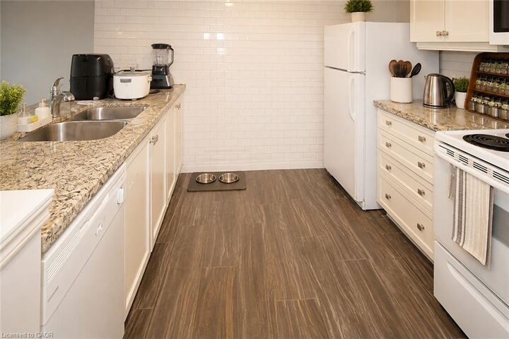Property Photo: 231 Westbank Trail ON L8J 0H4