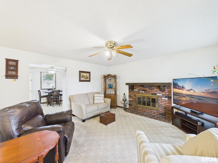 Property Photo: 3029 Selkirk Road IL 62702