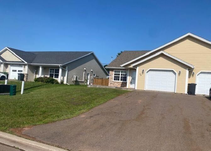 Property Photo: 35 Parkman Drive PE C1C 0T3