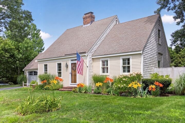 Property Photo:  10 Bray Farm Rd S  MA 02675 