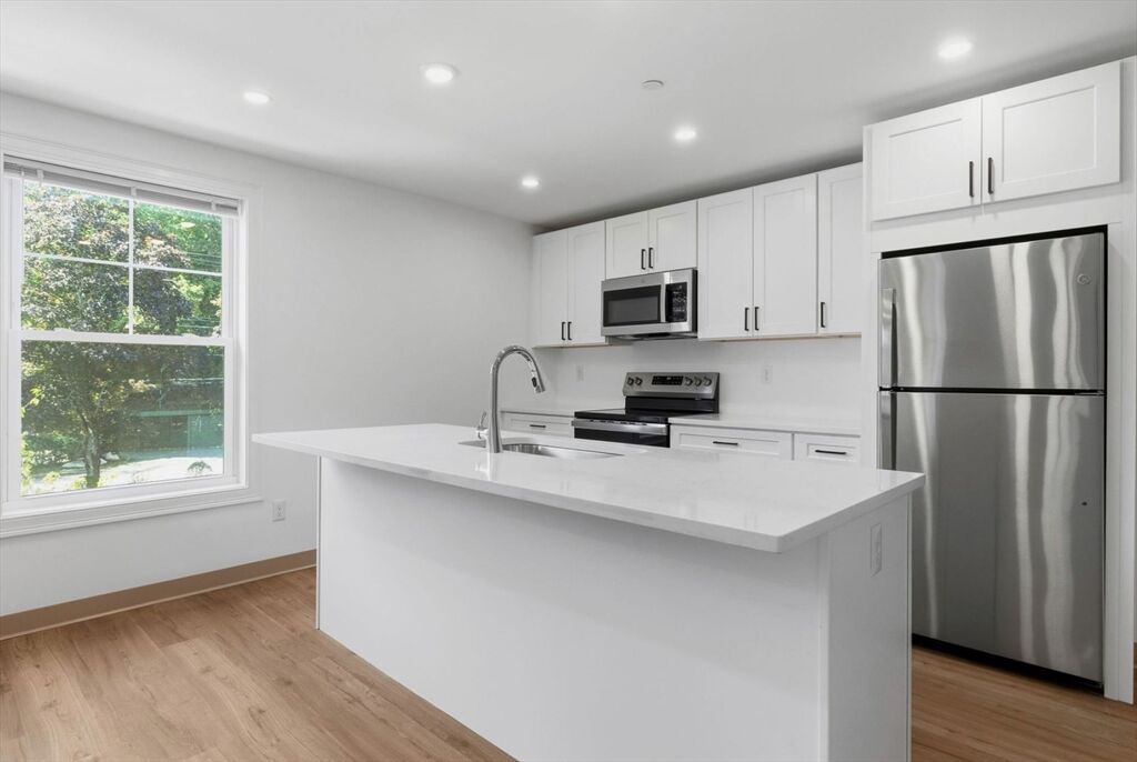 Property Photo:  26 Union St 202  MA 01760 