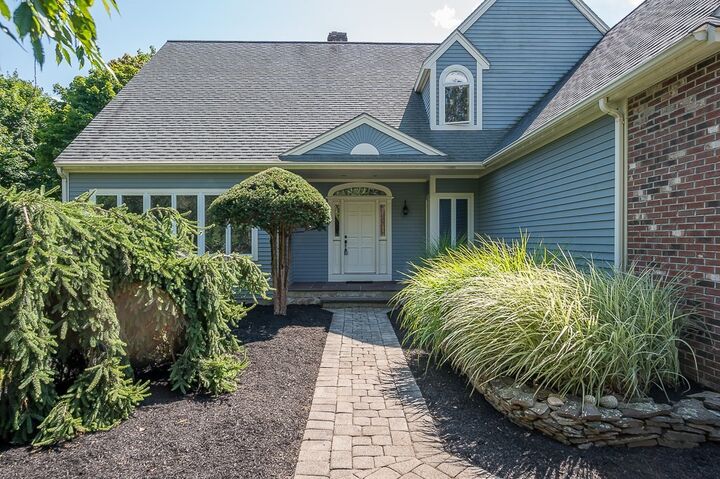 Property Photo:  176 Putnam Rd  MA 01520 