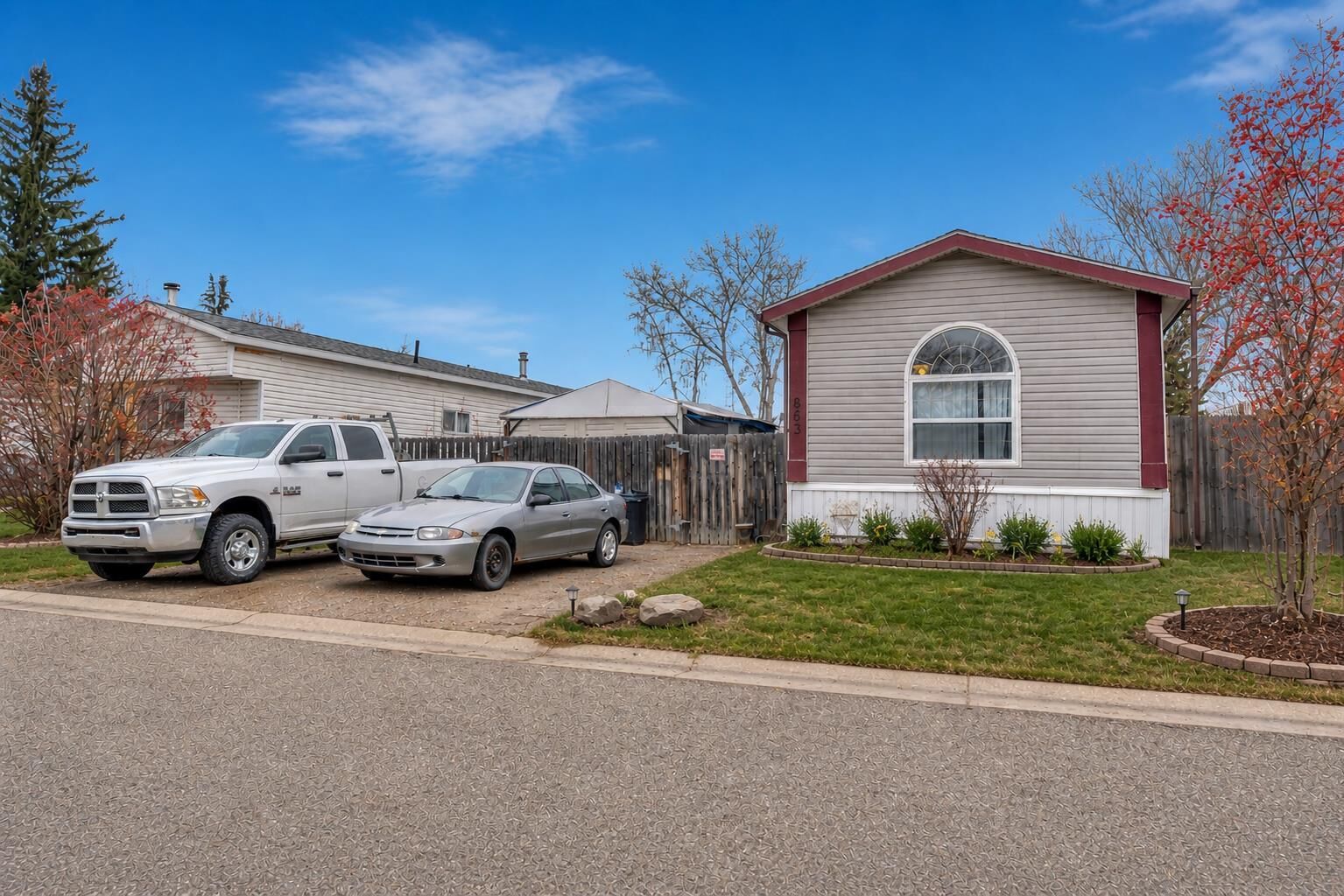 Property Photo: 863 Brentwood Crescent AB T1P 1E5