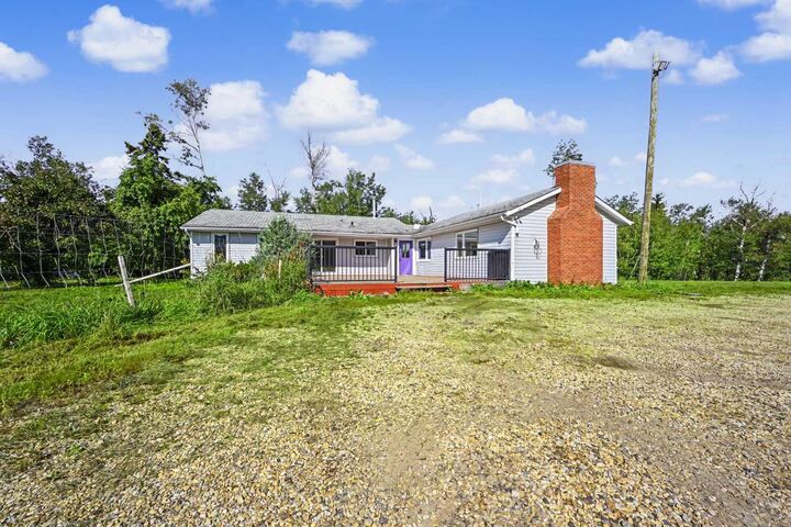Property Photo:  22118 Hwy 669  AB T0H 3N0 