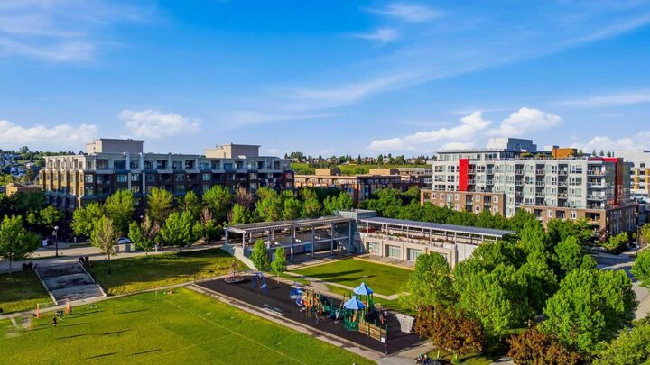 Property Photo:  990 Centre Avenue NE 536  AB T2E 2M9 