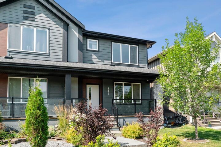 115 Wolf Willow Boulevard SE — photo 1