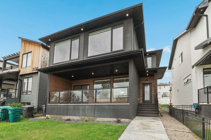 304 Grassland Boulevard W — photo 1