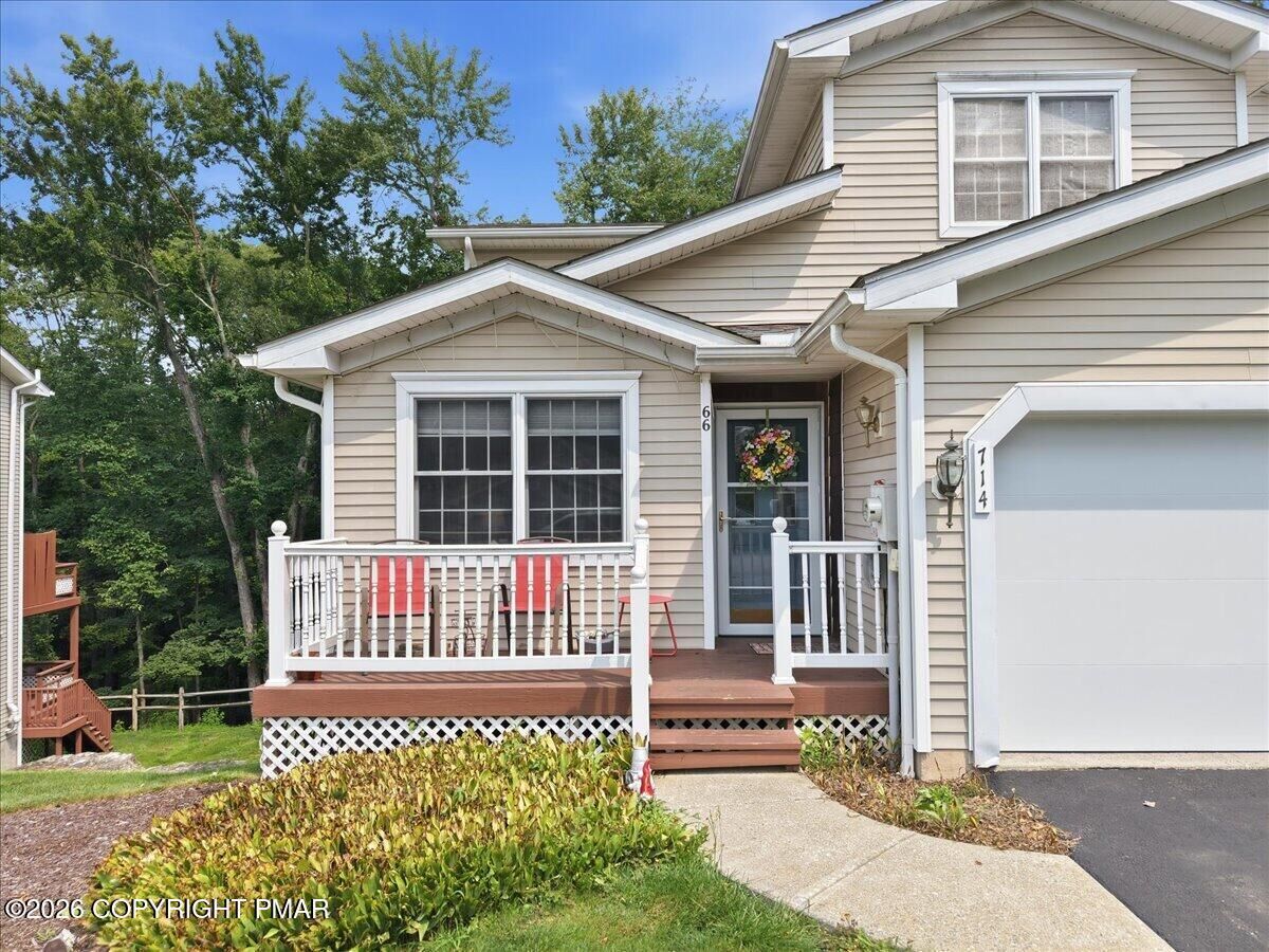 Property Photo:  714 Garnet Lane  PA 18301 
