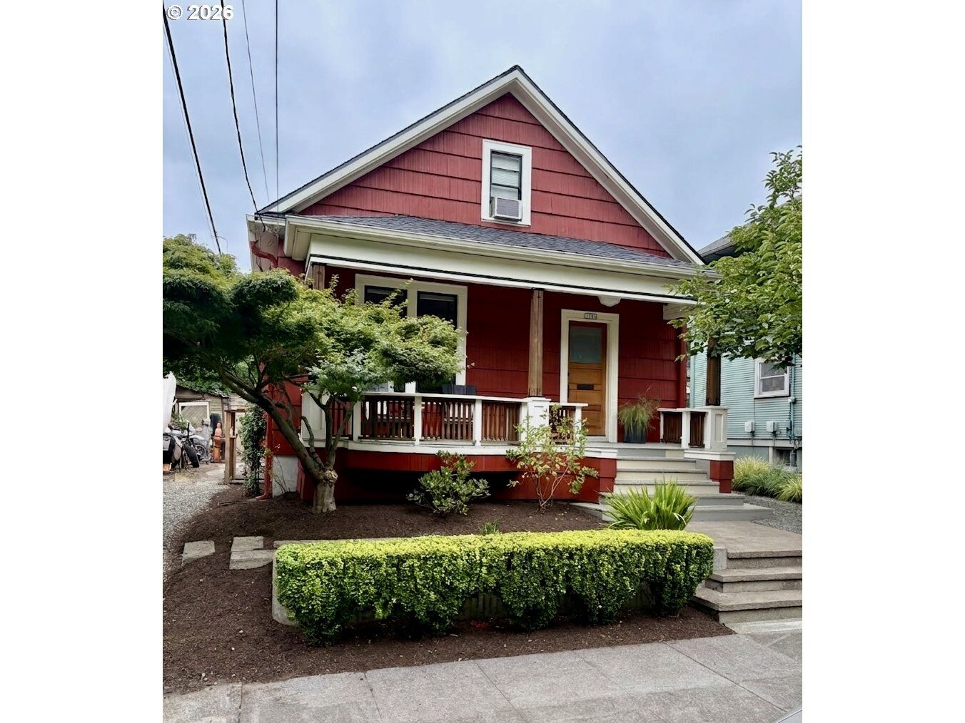 Property Photo:  1124 SE 35th Ave  OR 97214 
