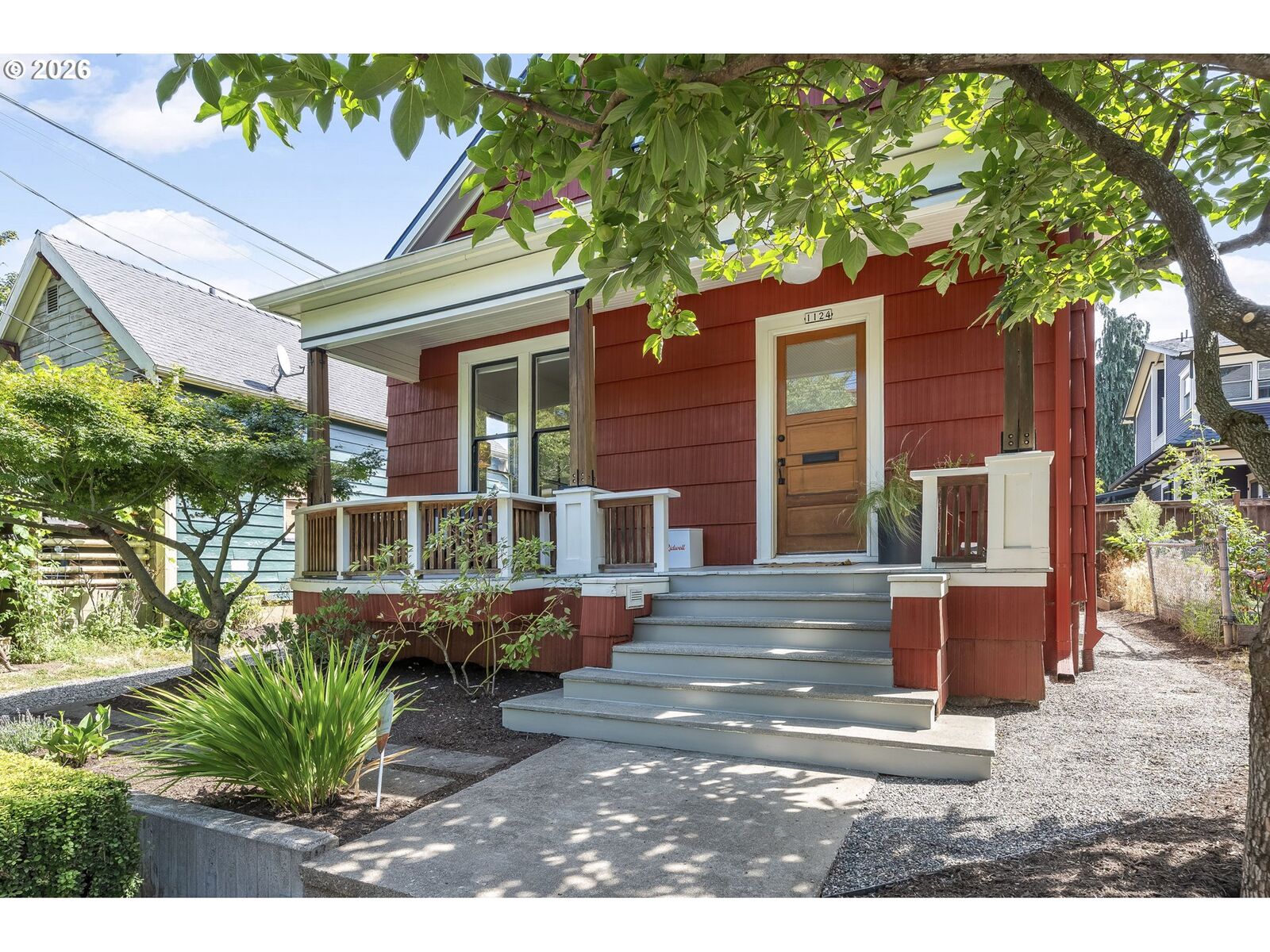 Property Photo: 1124 SE 35th Ave OR 97214