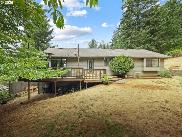 Property Photo: 245 Silver Loop OR 97381