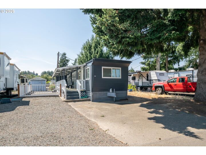 Property Photo: 4750 Franklin Blvd C3 OR 97403