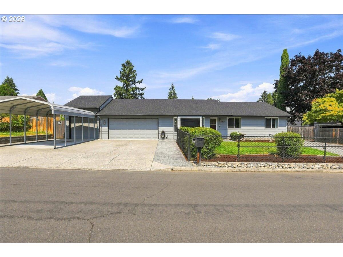 Property Photo: 1312 NW 88th St WA 98665