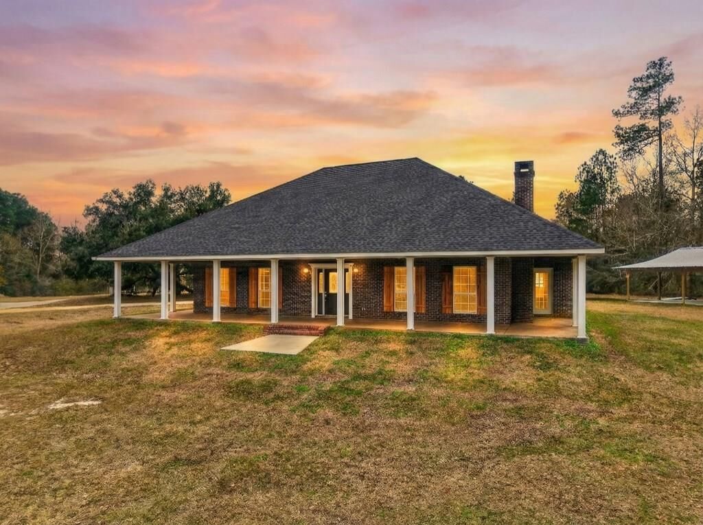 Property Photo:  268 Baucum Rd  MS 39426 