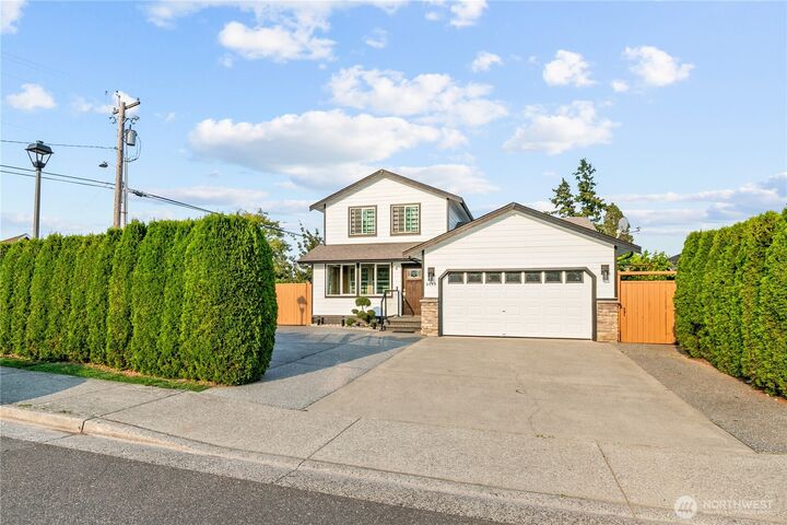 Property Photo: 6098 Pacific Heights Drive WA 98248
