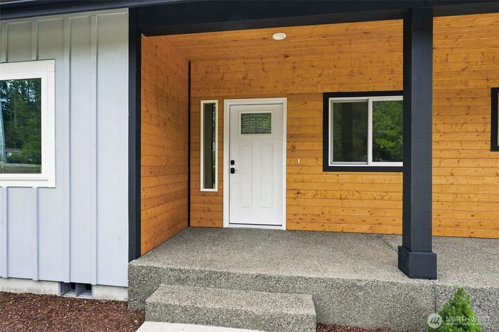 Property Photo:  740  E Lakeshore Drive East  WA 98584 
