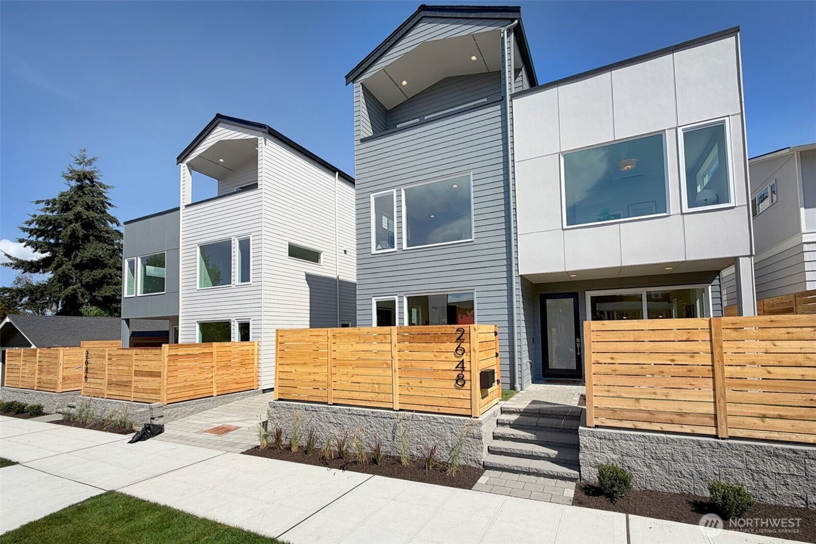 Property Photo:  2646  41st Avenue SW D  WA 98116 