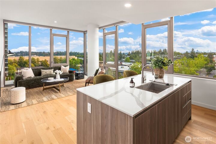 Property Photo:  10232 NE 10th Street 712  WA 98004 