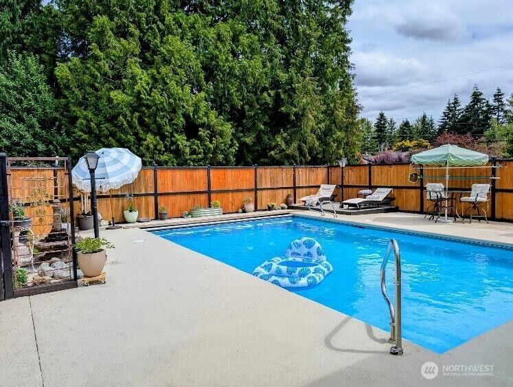 Property Photo: 224 S 166th Street WA 98148