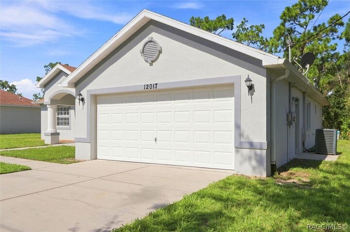 Property Photo:  12017 Lark Sparrow Road  FL 34614 