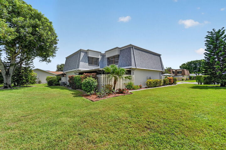 Property Photo: 812 NW 30th Avenue A FL 33445