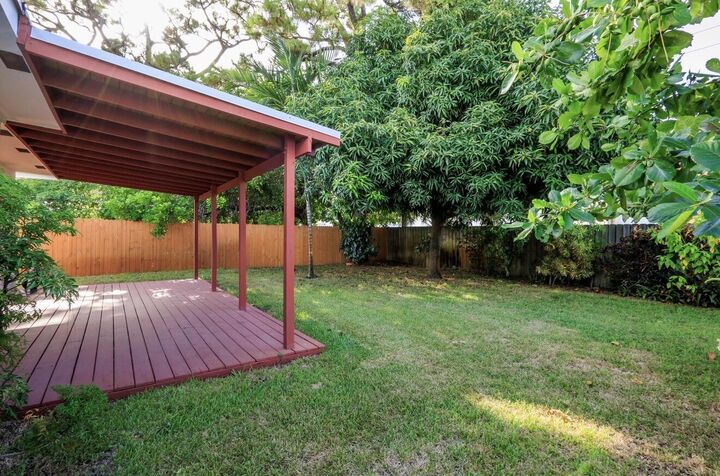 Property Photo:  699 NE 40th Street  FL 33334 