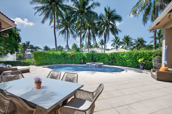Property Photo:  700 Cardinal Street  FL 33324 