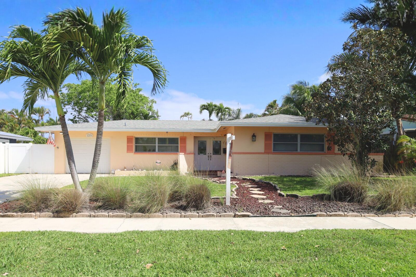 Property Photo:  1259 SW 7th Street  FL 33486 