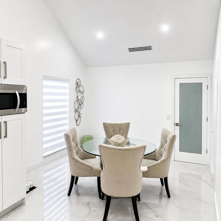 Property Photo: 500 NW 86th Avenue FL 33024