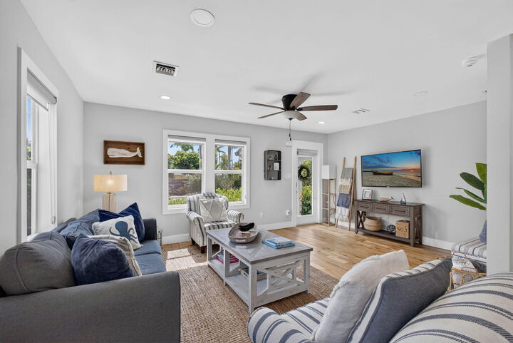 Property Photo:  1305 N Palmway  FL 33460 