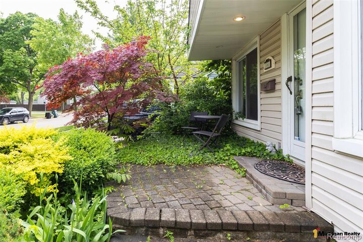 Property Photo:  1564 Cole Street  MI 48009 