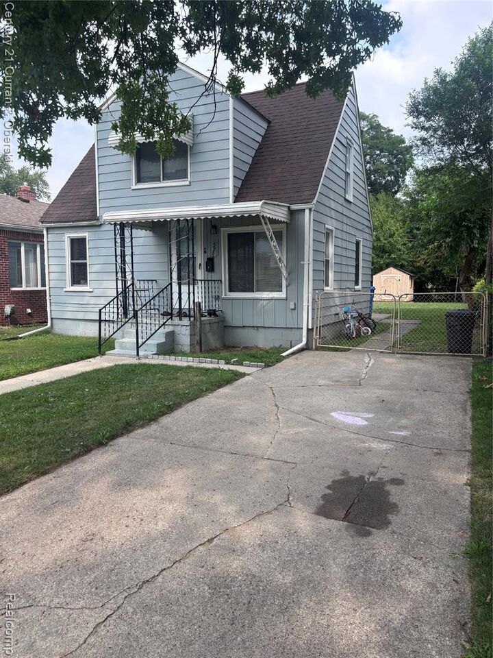 Property Photo:  5984 Robindale Avenue  MI 48127 